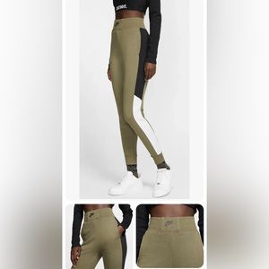 NEW NIKE JOGGERS SMALL